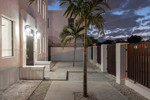676 NW 47th St, Miami, FL 33127 - Photo 13