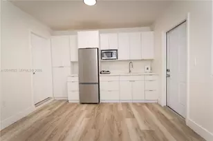 111 SW 31st Ct, Miami, FL 33135 - Photo 17