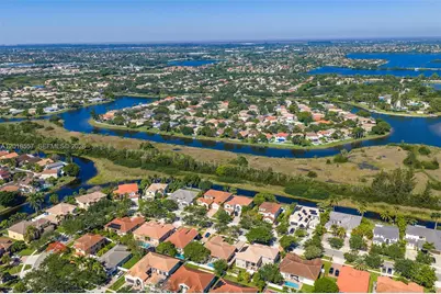 1170 NW 166th Ave, Pembroke Pines, FL 33028 - Photo 5