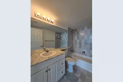 800 Claughton Island Dr #402, Miami, FL 33131 - Photo 11