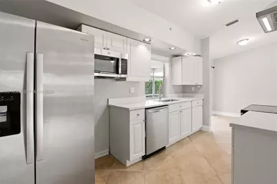 827 NW 87th Ave, Coral Springs, FL 33071 - Photo 9