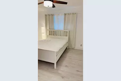 440 Paradise Isle Blvd #402, Hallandale Beach, FL 33009 - Photo 9