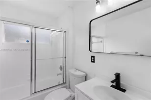 1035 W Jasmine Ln, North Lauderdale, FL 33068 - Photo 35