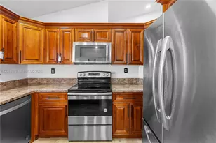 1035 W Jasmine Ln, North Lauderdale, FL 33068 - Photo 15