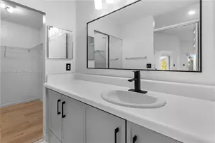 1035 W Jasmine Ln, North Lauderdale, FL 33068 - Photo 33