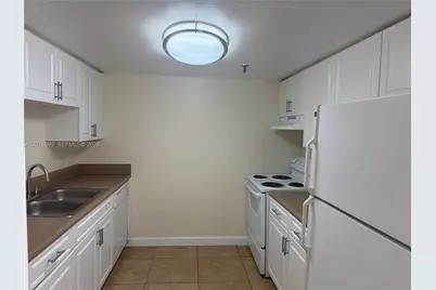 915 NW 1st Ave #H2212, Miami, FL 33136 - Photo 5