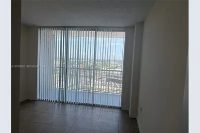 915 NW 1st Ave #H2212, Miami, FL 33136 - Photo 7