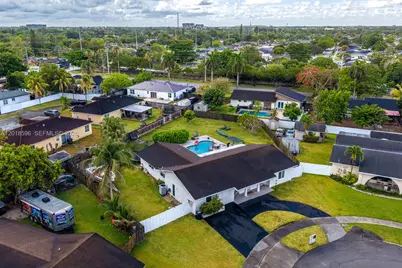 16713 SW 107th Pl, Miami, FL 33157 - Photo 3