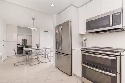 5555 Collins Ave #9U, Miami Beach, FL 33140 - Photo 3
