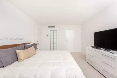 5555 Collins Ave #9U, Miami Beach, FL 33140 - Photo 29