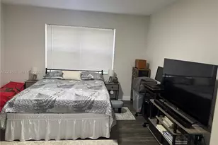 300 Berkley Rd, Hollywood, FL 33024 - Photo 17