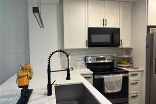 300 Berkley Rd, Hollywood, FL 33024 - Photo 7