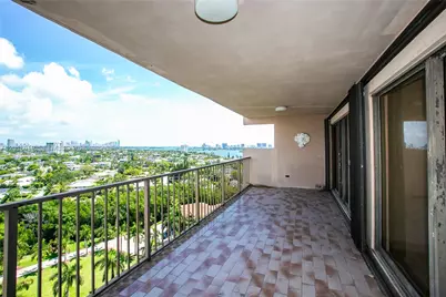 1800 NE 114th St #1502, Miami, FL 33181 - Photo 5