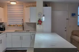 1801 S Treasure Dr, North Bay Village, FL 33141 - Photo 25