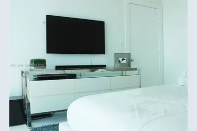 900 Biscayne Blvd #3207, Miami, FL 33132 - Photo 17
