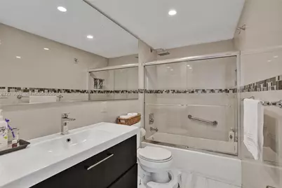 19370 Collins Ave #426, Sunny Isles Beach, FL 33160 - Photo 21