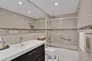 19370 Collins Ave, Sunny Isles Beach, FL 33160 - Photo 21