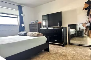 8145 NW 7th St, Miami, FL 33126 - Photo 9