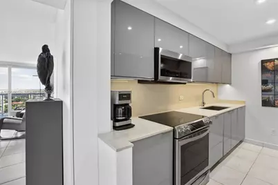 20505 E Country Club Dr #1431, Aventura, FL 33180 - Photo 7