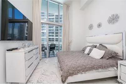 475 Brickell Ave #2209, Miami, FL 33131 - Photo 7