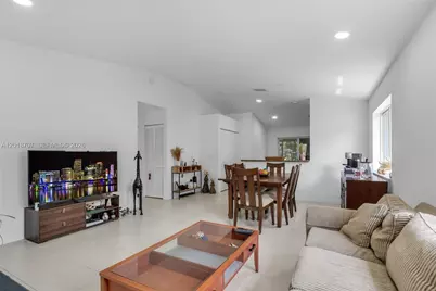 20869 NW 4th St, Pembroke Pines, FL 33029 - Photo 9