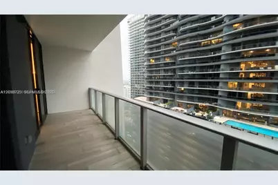 1010 Brickell Ave #2208, Miami, FL 33131 - Photo 17