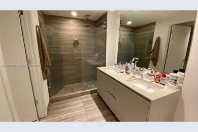 1010 Brickell Ave #2208, Miami, FL 33131 - Photo 7