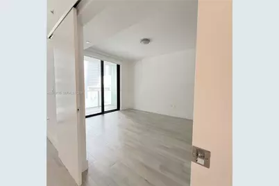 1010 Brickell Ave #2208, Miami, FL 33131 - Photo 7