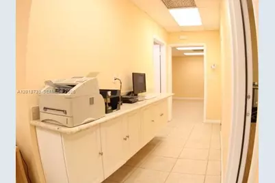 305 NW 10th Ter #305, Hallandale Beach, FL 33009 - Photo 15