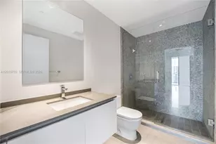 68 SE 6th St, Miami, FL 33131 - Photo 17