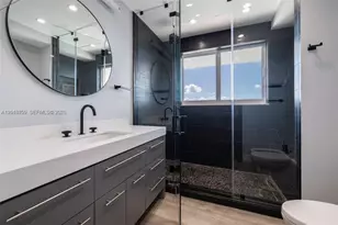 1000 Venetian Way, Miami, FL 33139 - Photo 11