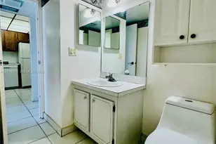 3675 N Country Club Dr, Aventura, FL 33180 - Photo 9