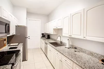 2412 Venetian Way #2412, Boynton Beach, FL 33426 - Photo 9
