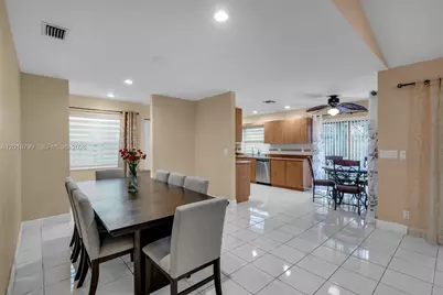 7817 Sunflower Dr, Margate, FL 33063 - Photo 9