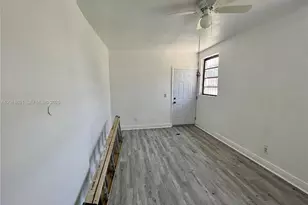 1801 NW 88th St, Miami, FL 33147 - Photo 15