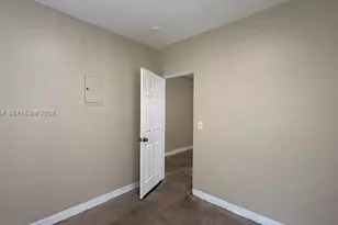 646 NW 14th Terrace, Fort Lauderdale, FL 33311 - Photo 11
