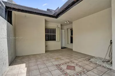 9011 NW 61st St, Tamarac, FL 33321 - Photo 5