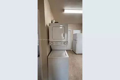 646 NW 14th Ter #APT EAST, Fort Lauderdale, FL 33311 - Photo 17