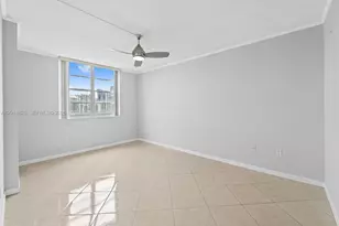 500 Bayview Dr, Sunny Isles Beach, FL 33160 - Photo 9