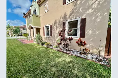 607 NE 35th Ave #607, Homestead, FL 33033 - Photo 3