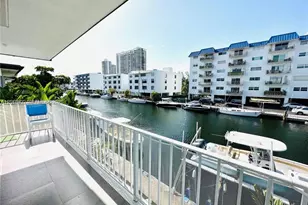 3751 NE 170th St, North Miami Beach, FL 33160 - Photo 23