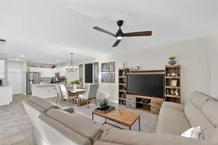 2542 NE 1st St, Homestead, FL 33033 - Photo 5