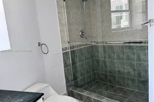 6039 Collins Ave, Miami Beach, FL 33140 - Photo 17