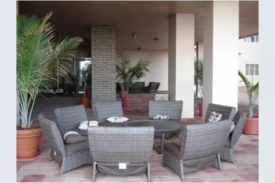 6039 Collins Av #537, Miami Beach, FL 33140 - Photo 5
