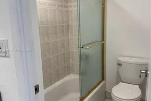 6039 Collins Ave, Miami Beach, FL 33140 - Photo 13