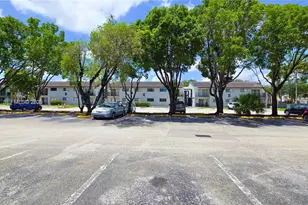 7115 NW 179th St, Hialeah, FL 33015 - Photo 9