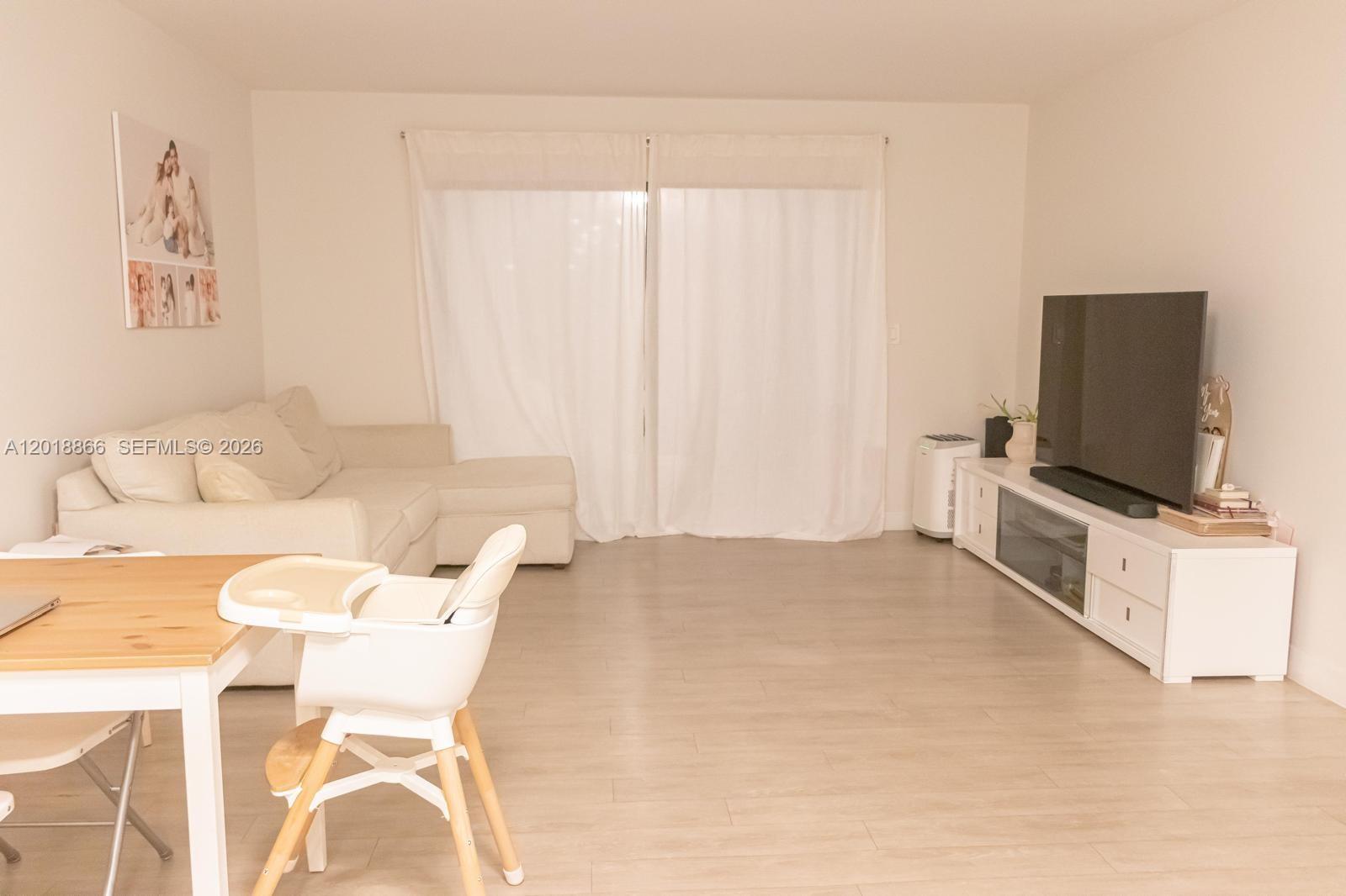 2200 S Cypress Bend Dr #204 - 2200 S Cypress Bend Dr #204, Pompano Beach, FL 33069 Luxury Property | Jose Angel Pina
