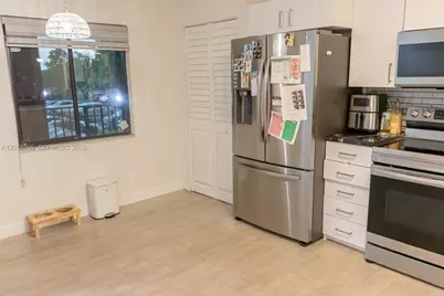 2200 S Cypress Bend Dr #204, Pompano Beach, FL 33069 - Photo 5