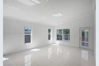 2266 NW 208th Ter, Pembroke Pines, FL 33029 - Photo 19