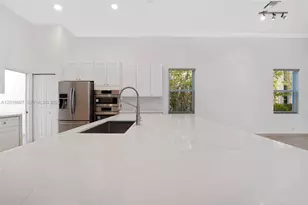 1666 Victoria Pointe Cir, Weston, FL 33327 - Photo 73